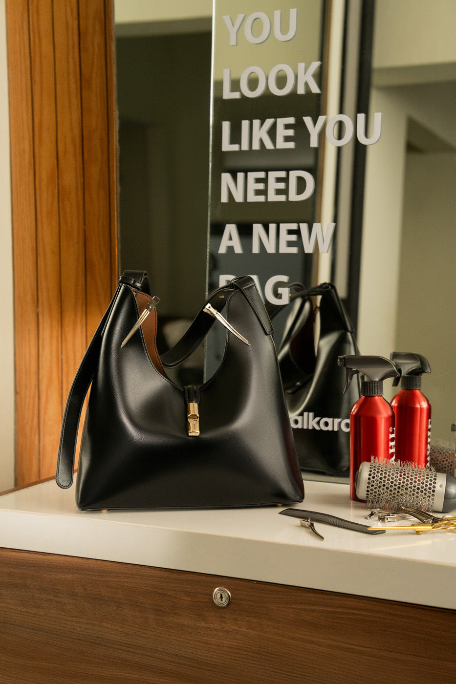 SHOULDER BAG