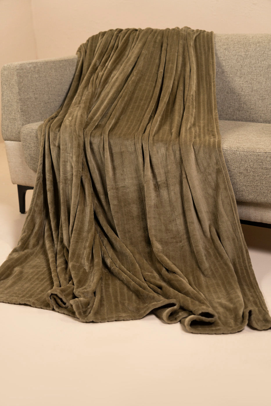 HOME | FLEECE BLANKET