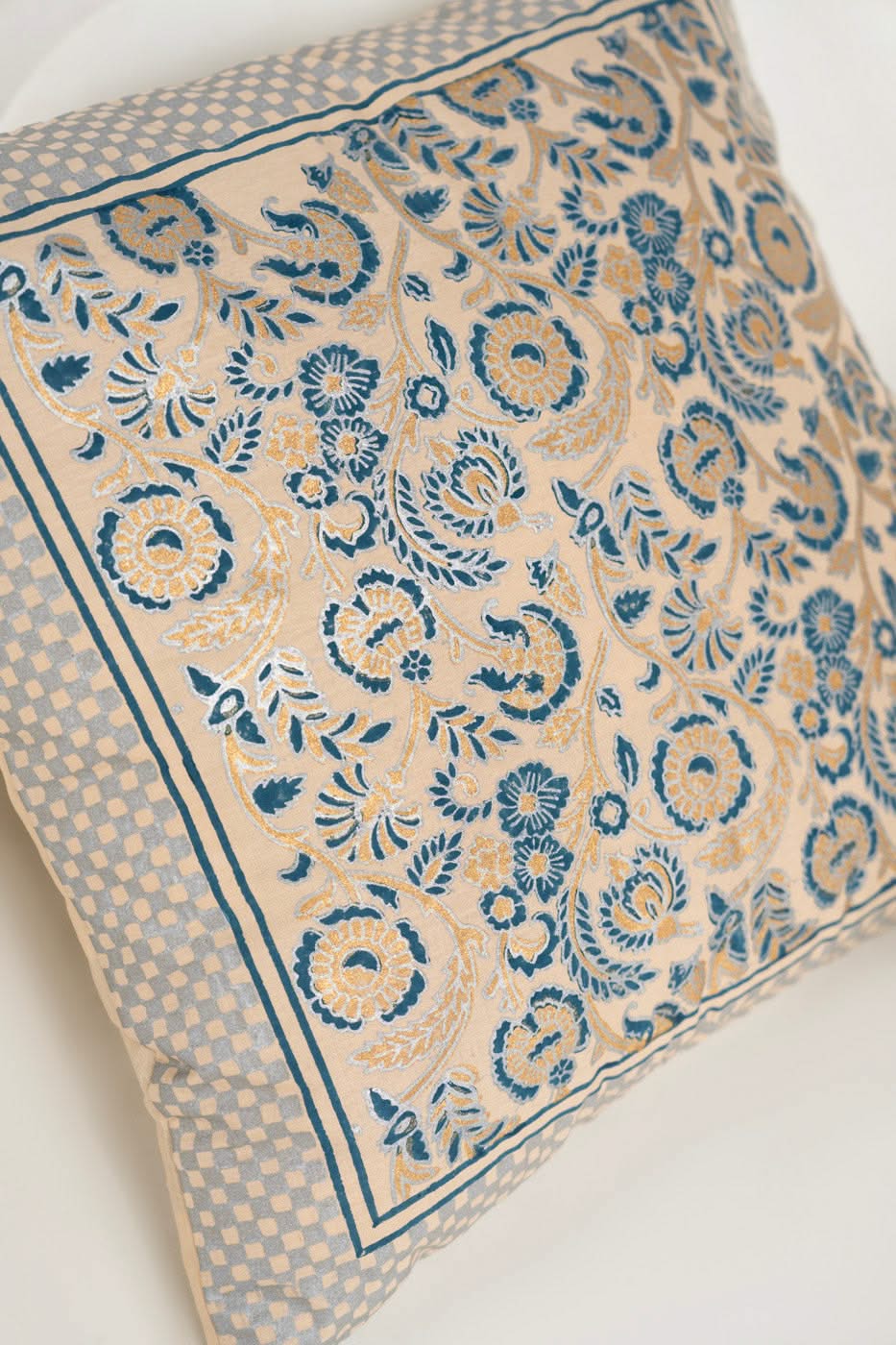 HOME | CUSHION COVER