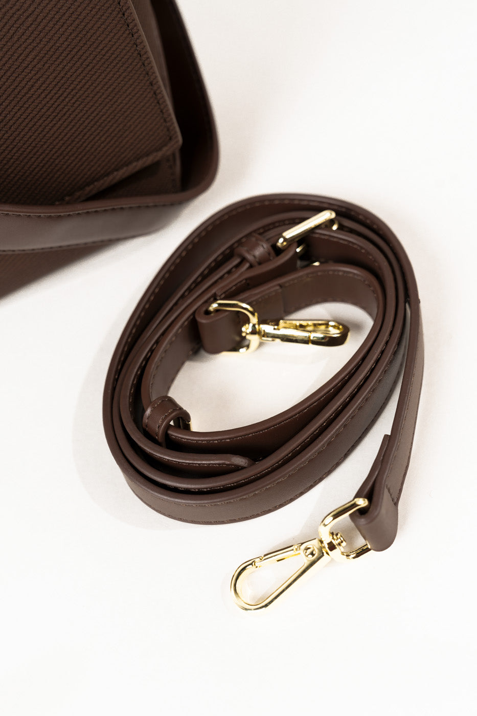 Classic Crossbody Bag – Coffee