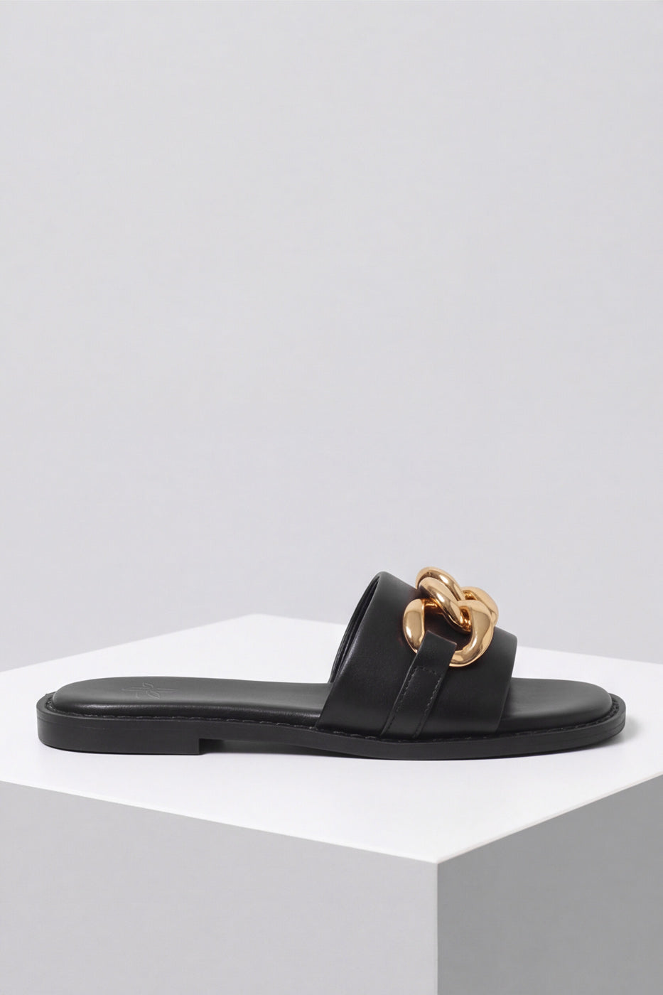 Buckle Strap Slides – Black