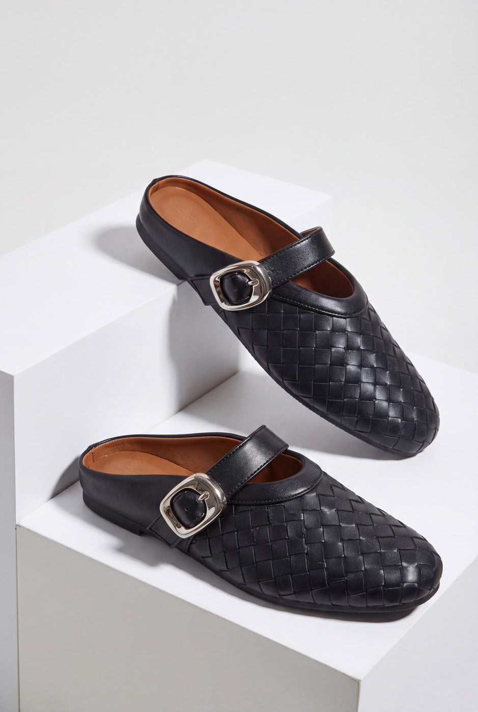 Basic Mules – Black