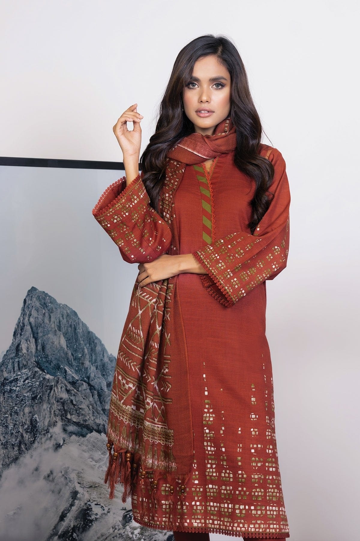 3 Pc Printed Khaddar Suit With Shawl