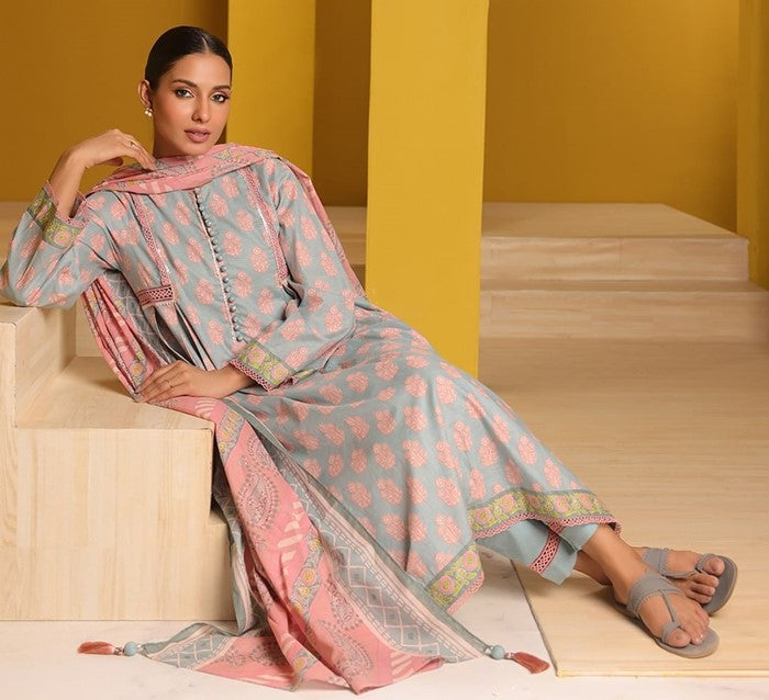 TOP 4 Add-to-Cart Worthy Styles from Alkaram Studio