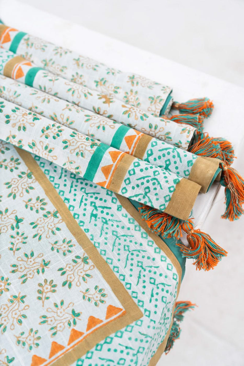 HOME | TABLE RUNNER