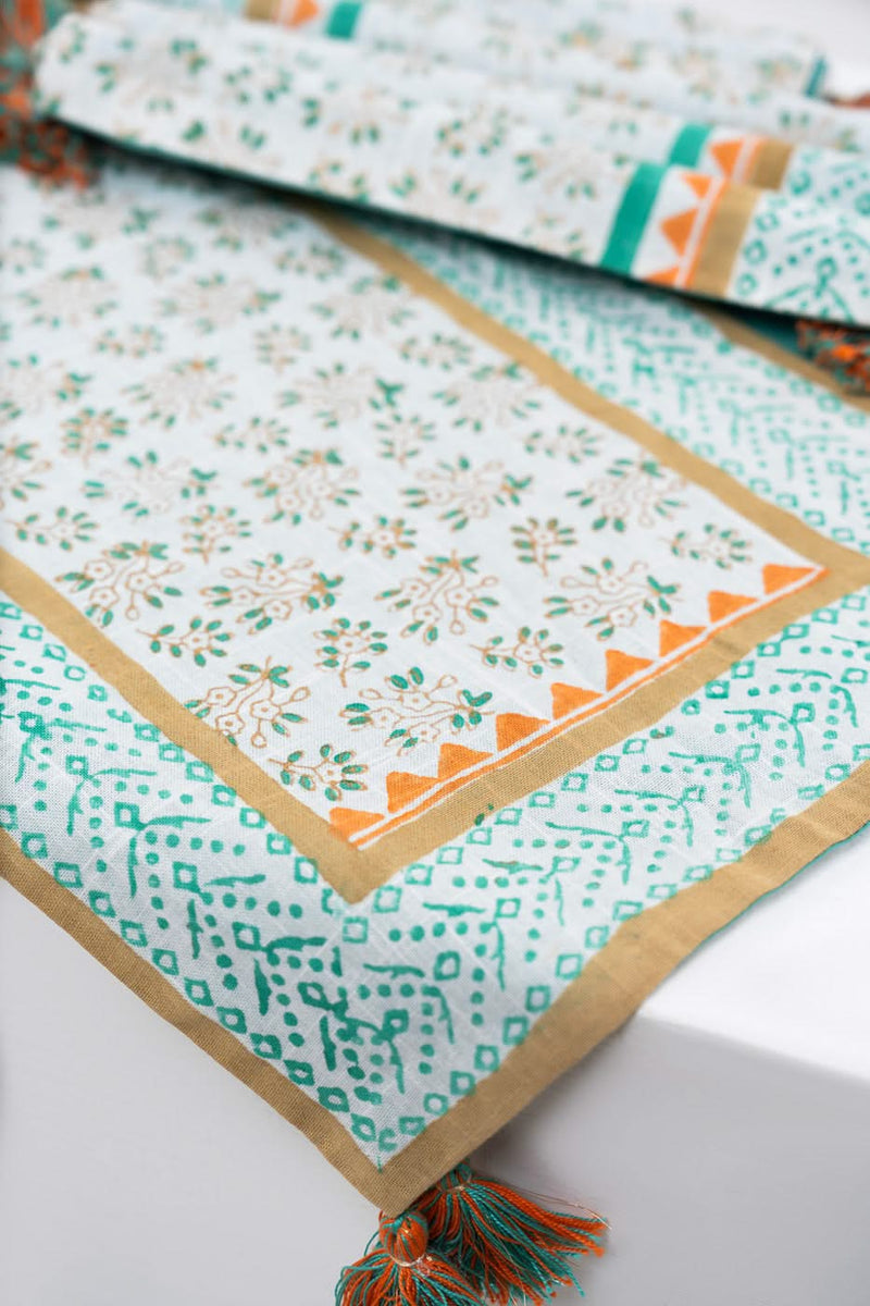 HOME | TABLE RUNNER
