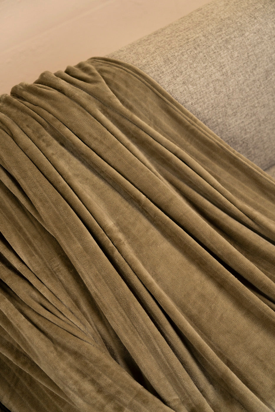 HOME | FLEECE BLANKET