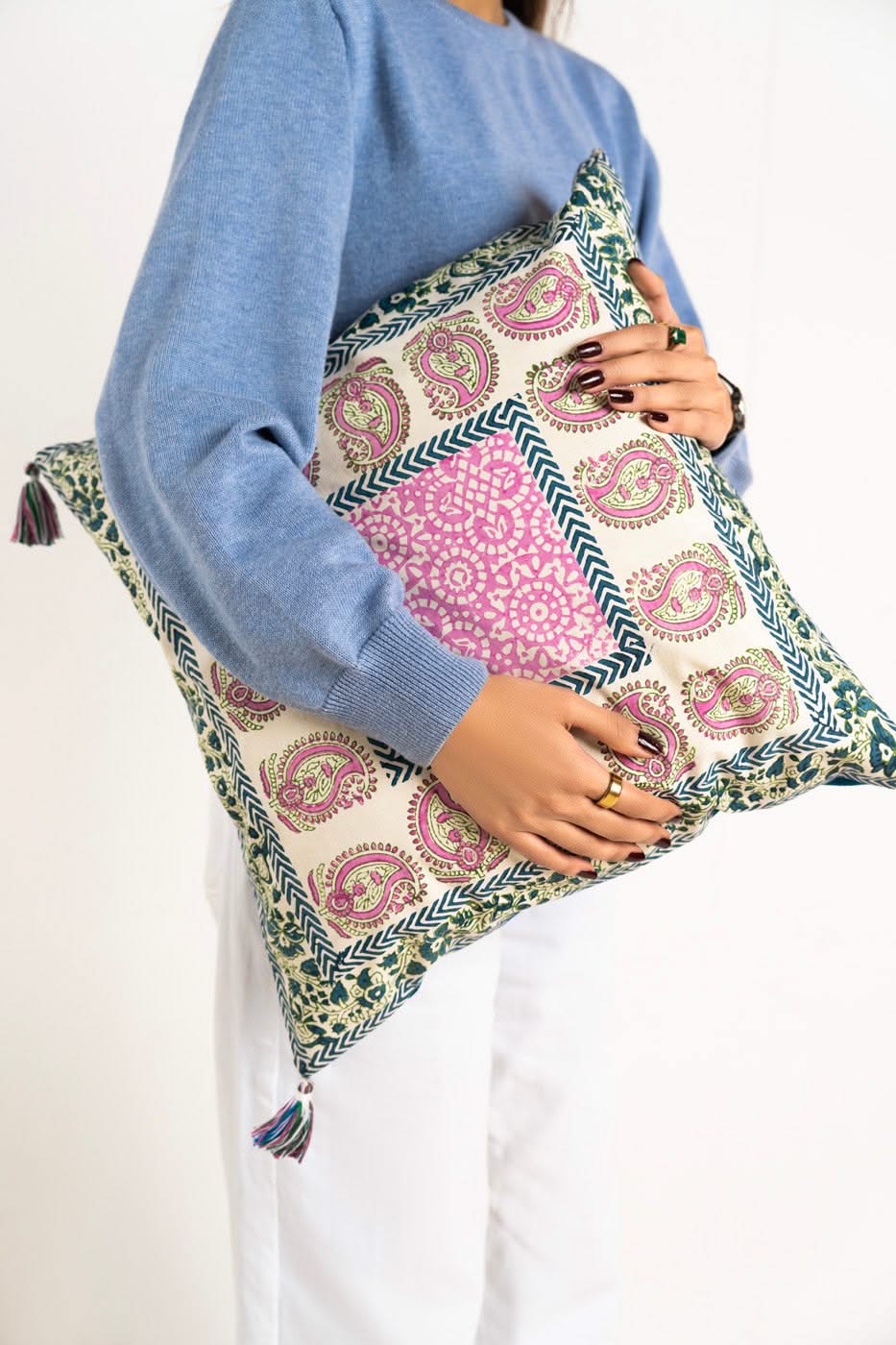 HOME | CUSHION COVER