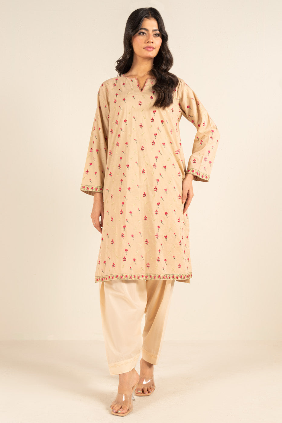 Retail Price: 2,590/-PKR