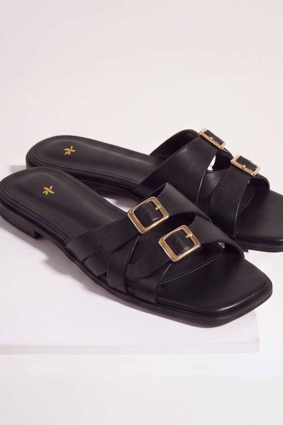 KNOT STRAP SLIDES