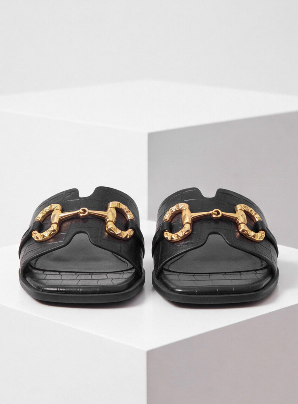 BUCKLE KNOT SLIDES