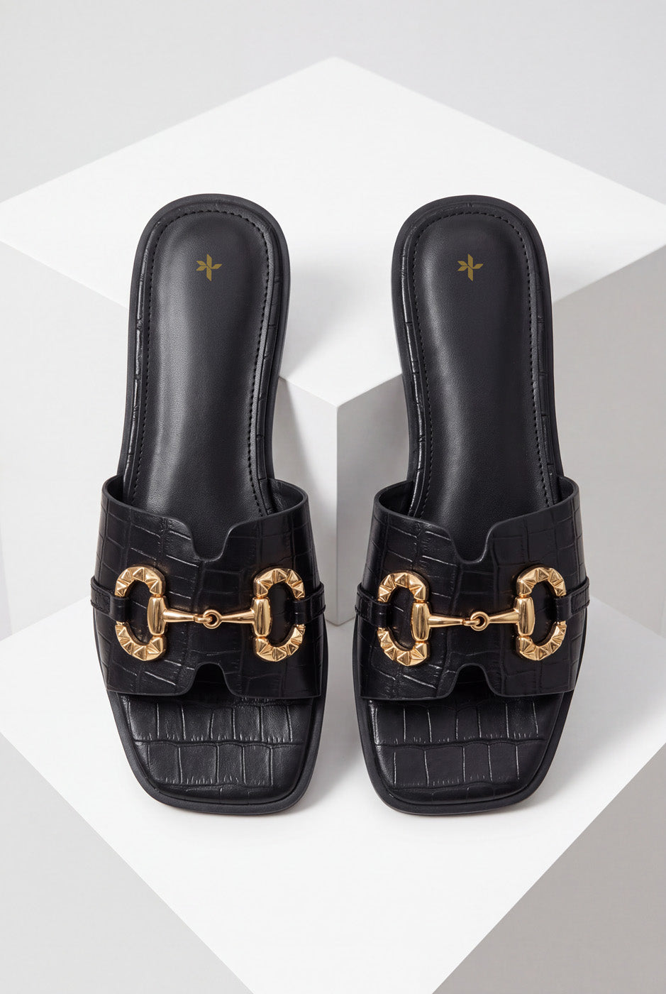 BUCKLE KNOT SLIDES