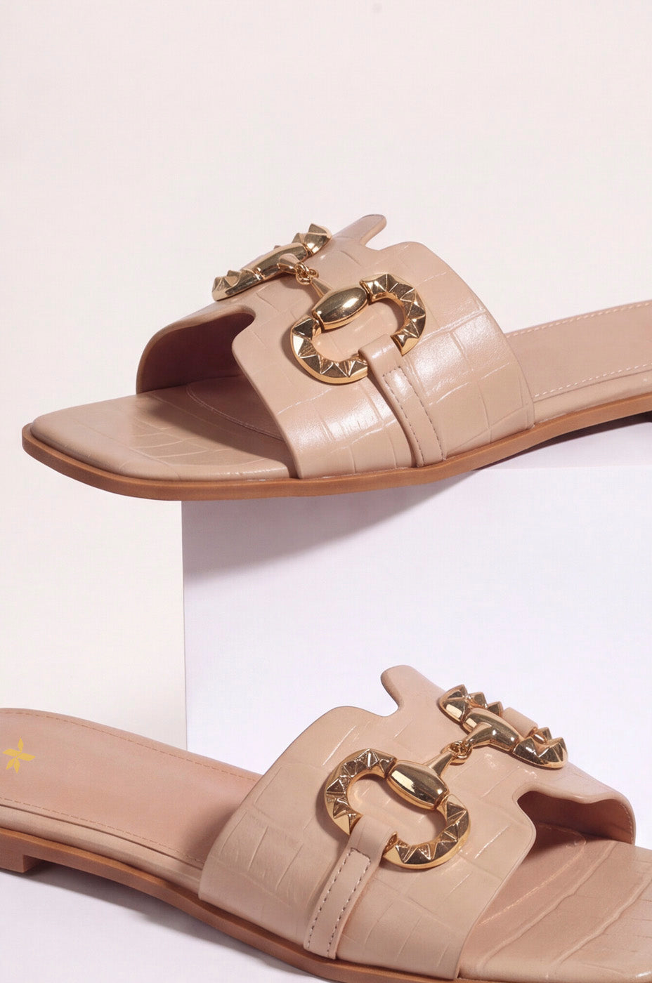BUCKLE KNOT SLIDES