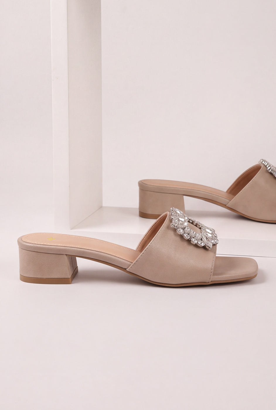 Buckle Heels – Beige