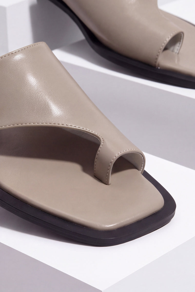 SLIDES – Cream