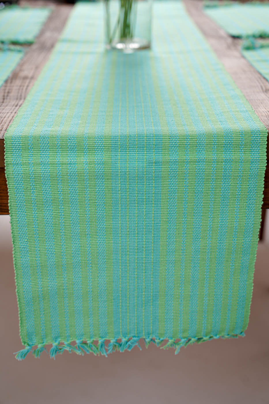 HOME | TABLE RUNNER