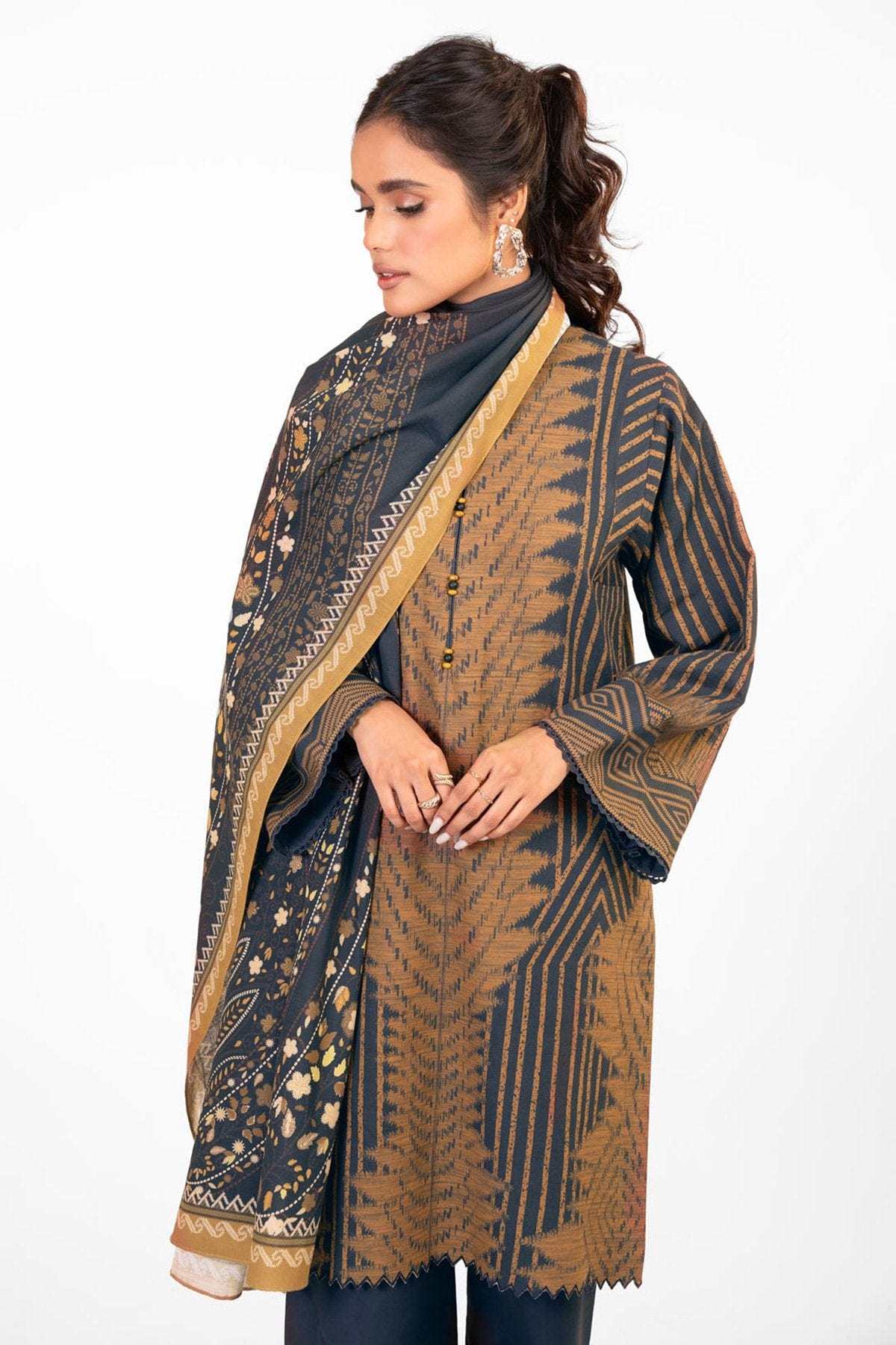 2 Pc Printed Khaddar Suit With Khaddar Dupatta