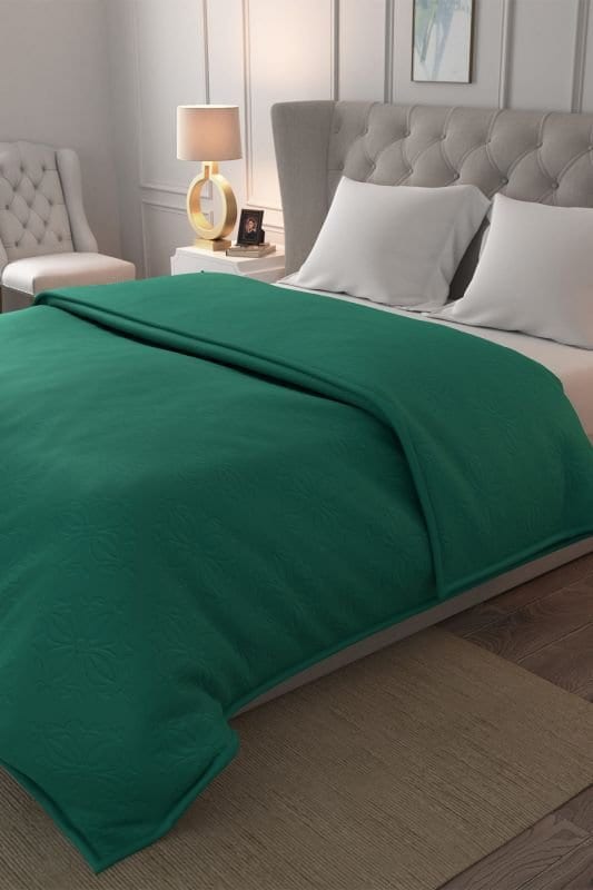 Dyed Cotton Jacquard Matelass? Bedspread